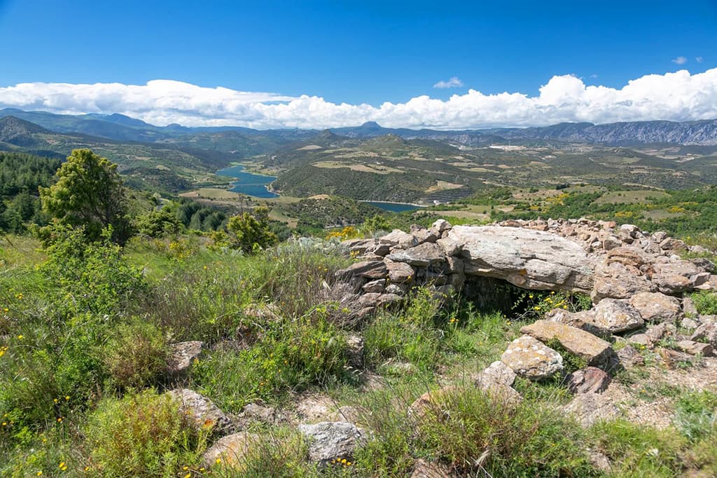 boucle du pic aubeill en joelette à belesta en roussillon conflent dans les pyrenees orientales