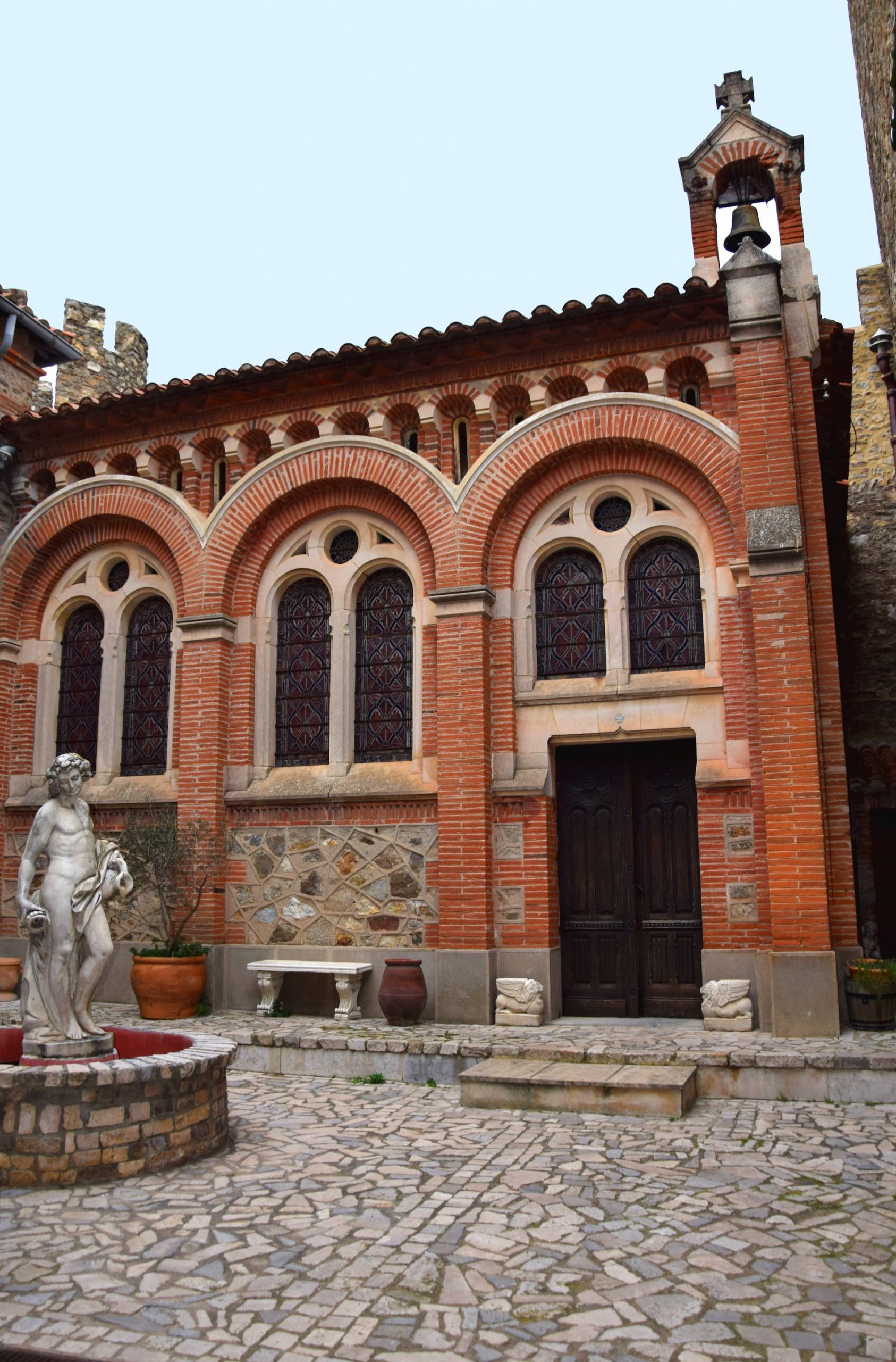 Chapelle chateau de caladroy belesta Roussillon Conflent