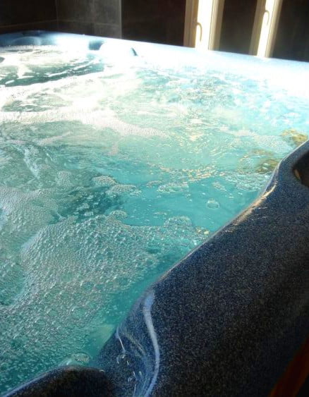 Jacuzzi at Chez Nadine Bed and Breakfast in Millas en Roussillon in the pyrénées orientales