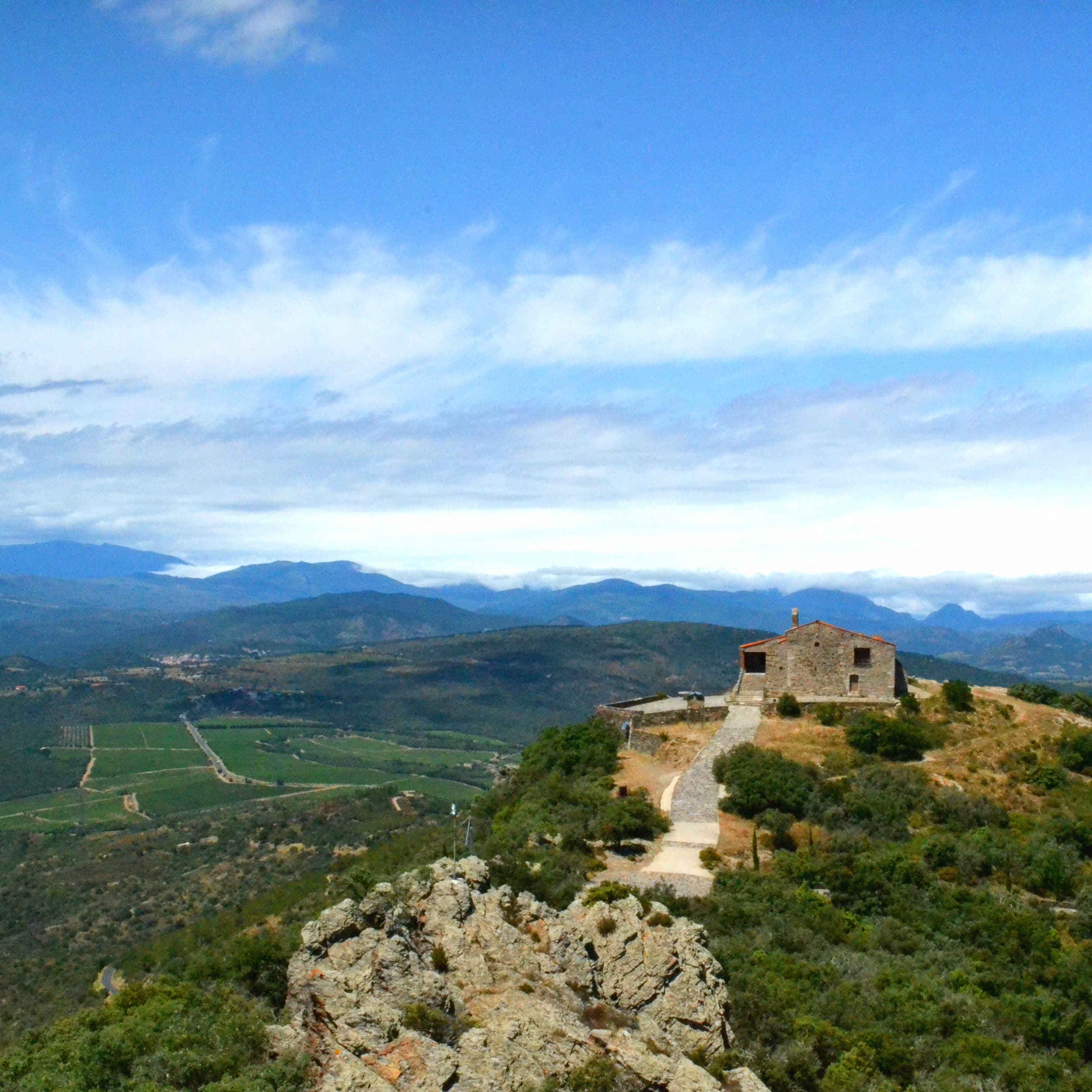 Ermitage Forca Real à millas en roussillon conflent dans les pyrénées orientales