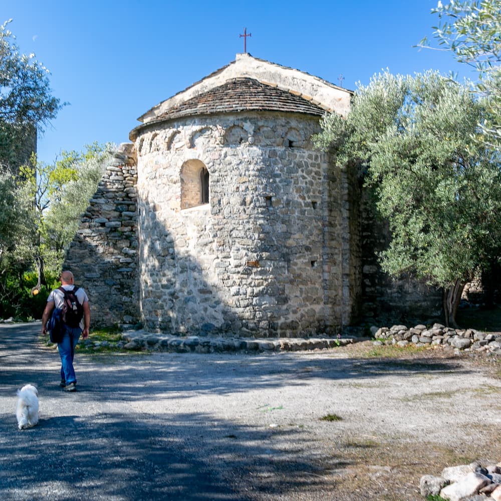 chapelle de casesnoves à ille sur tet en roussillon conflent dans les pyrénées orientales