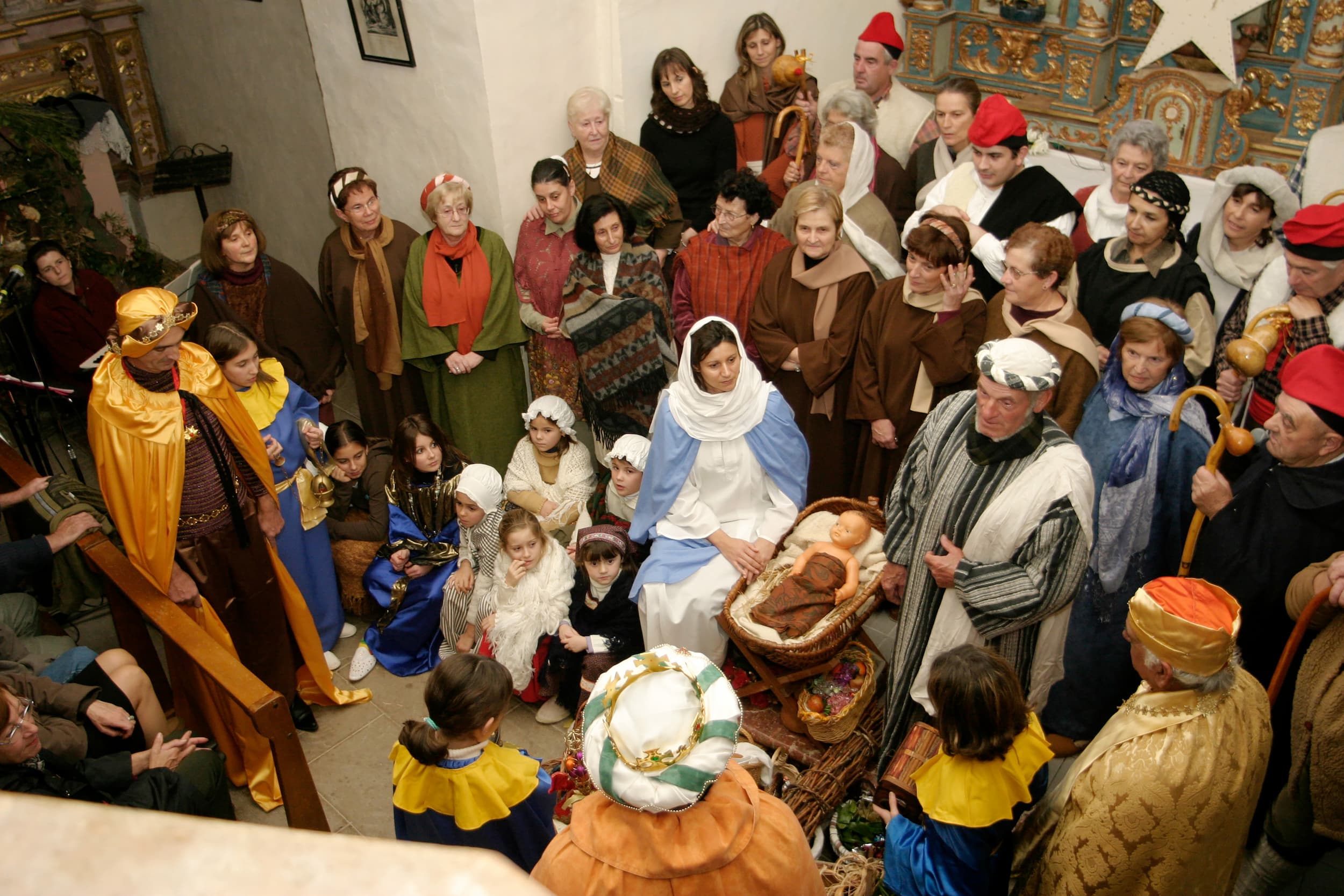 Pessebres vivents scène de la nativité en roussillon conflent pendant les fêtes de noel